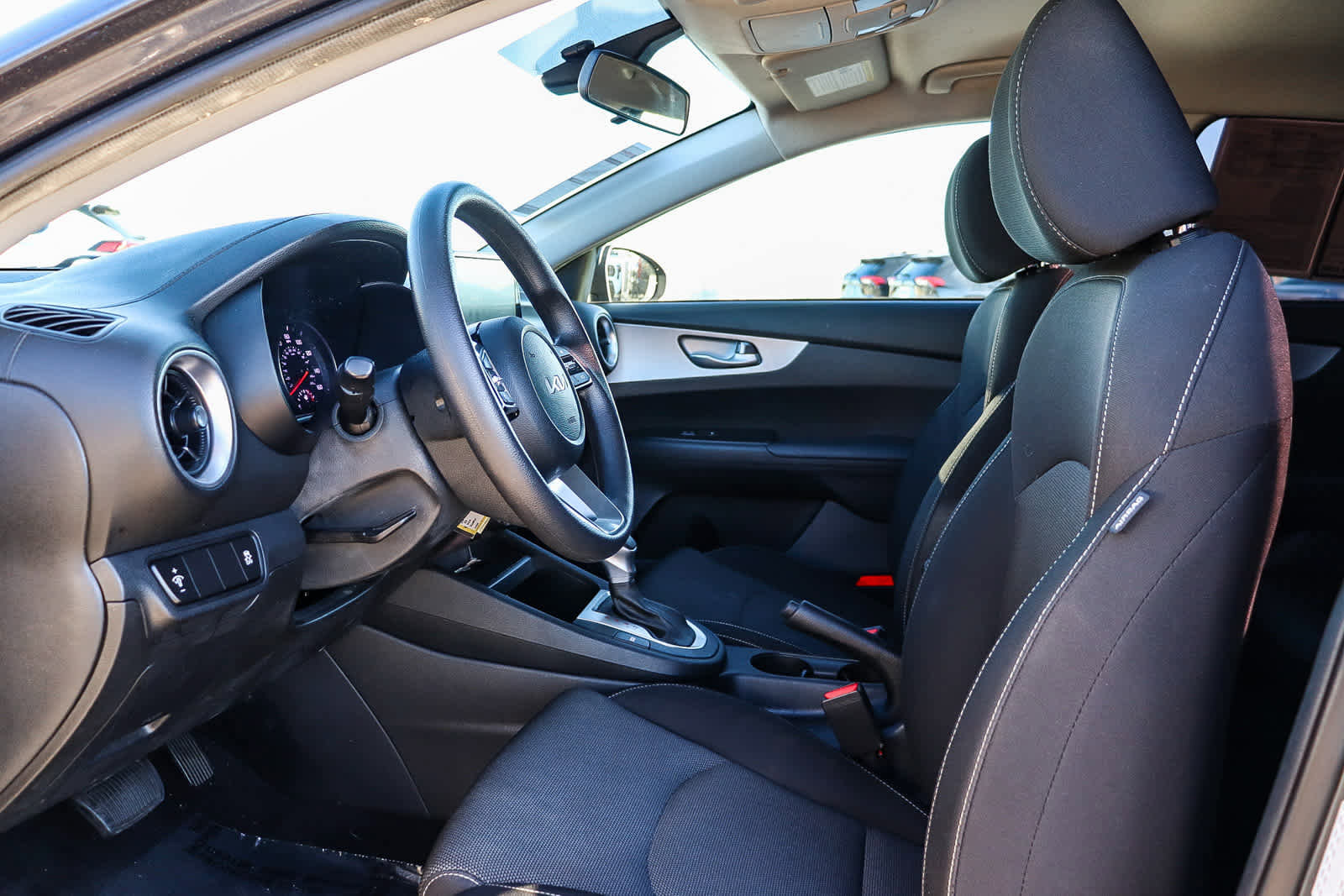 Used 2022 Kia Forte LXS image 18