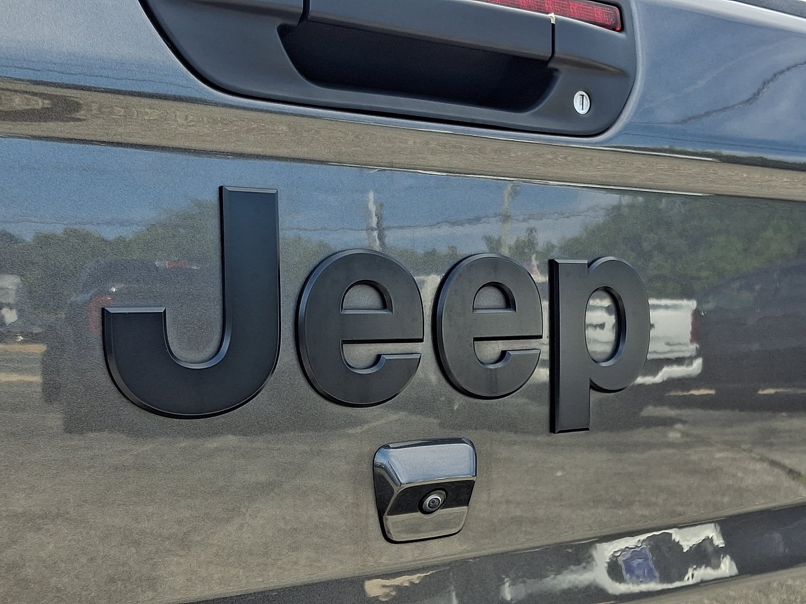 Certified 2024 Jeep Gladiator Sport AWD/4WD image 30