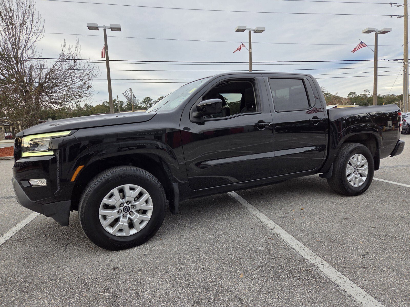 Used 2022 Nissan Frontier SV w/ SV Premium Package image 1