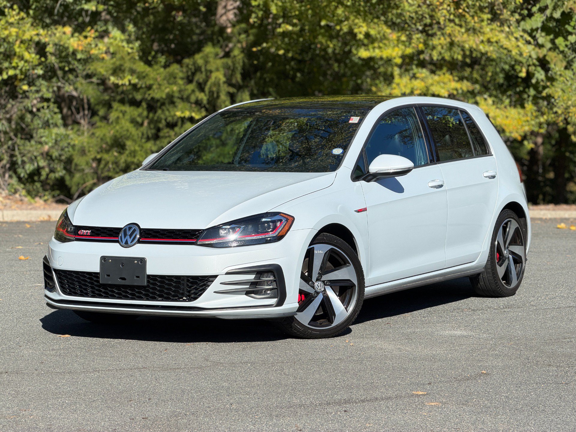 Used 2020 Volkswagen Golf 4-Door FWD image 1