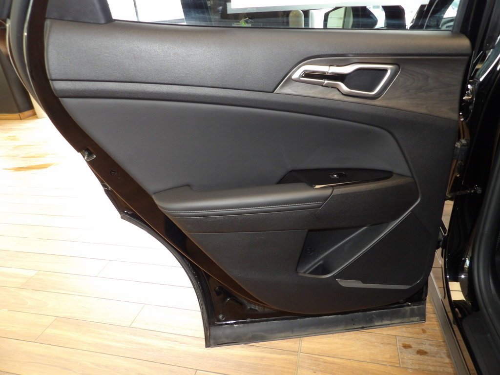 Used 2023 Kia Sportage X-Line w/ X-Line Premium Package image 21