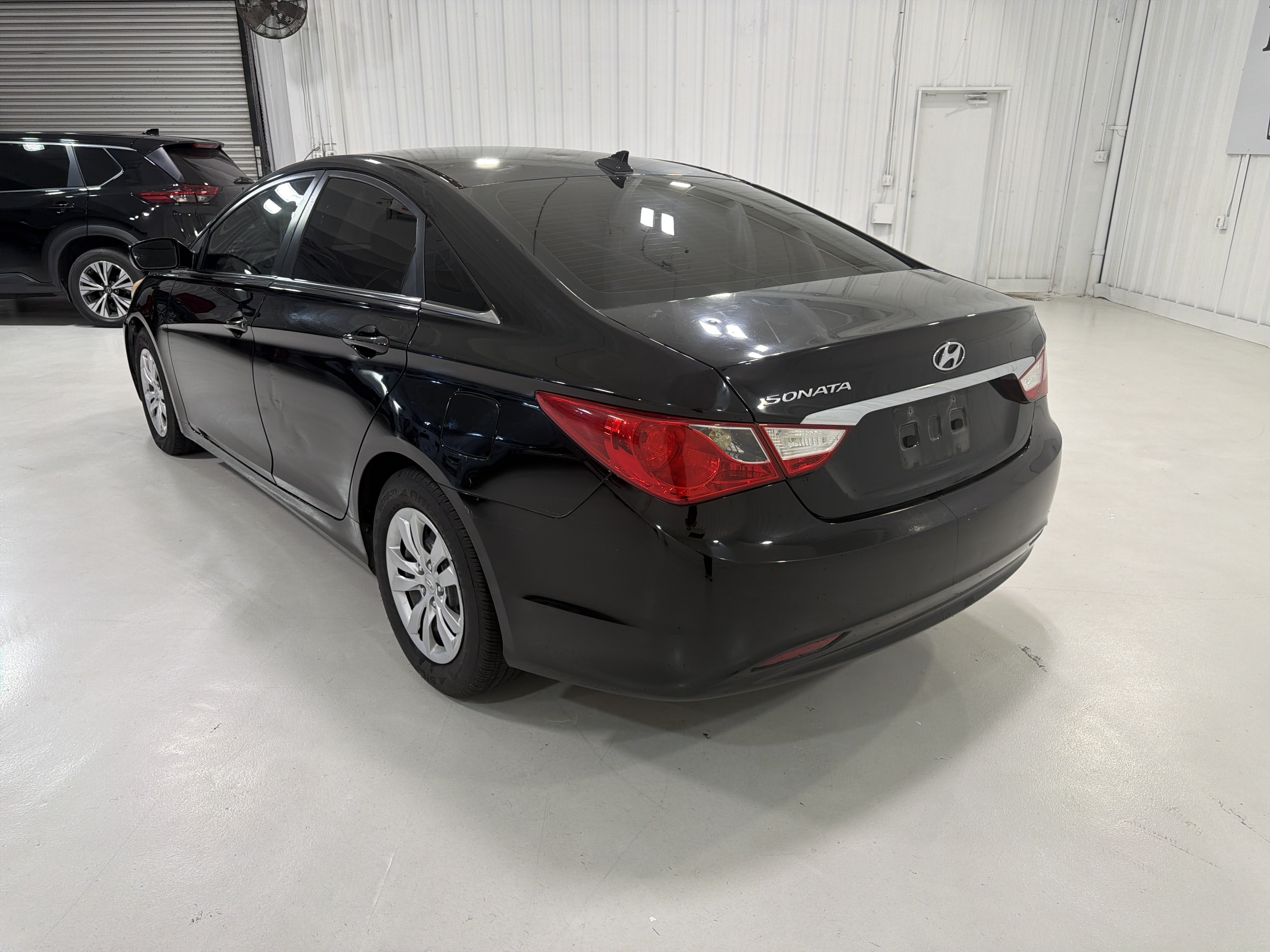 Used 2012 Hyundai Sonata GLS FWD image 3