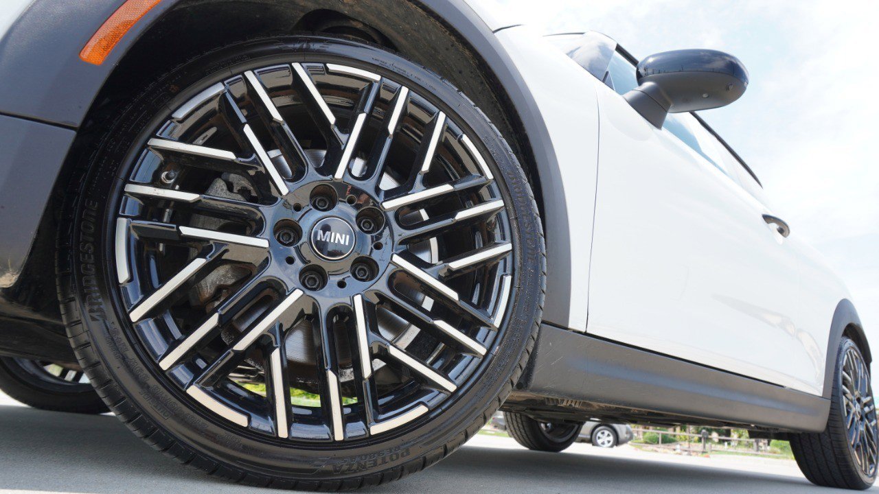 Used 2025 MINI Cooper S FWD image 11