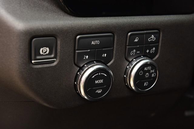 Used 2025 GMC Sierra 1500 SLT AWD/4WD image 11