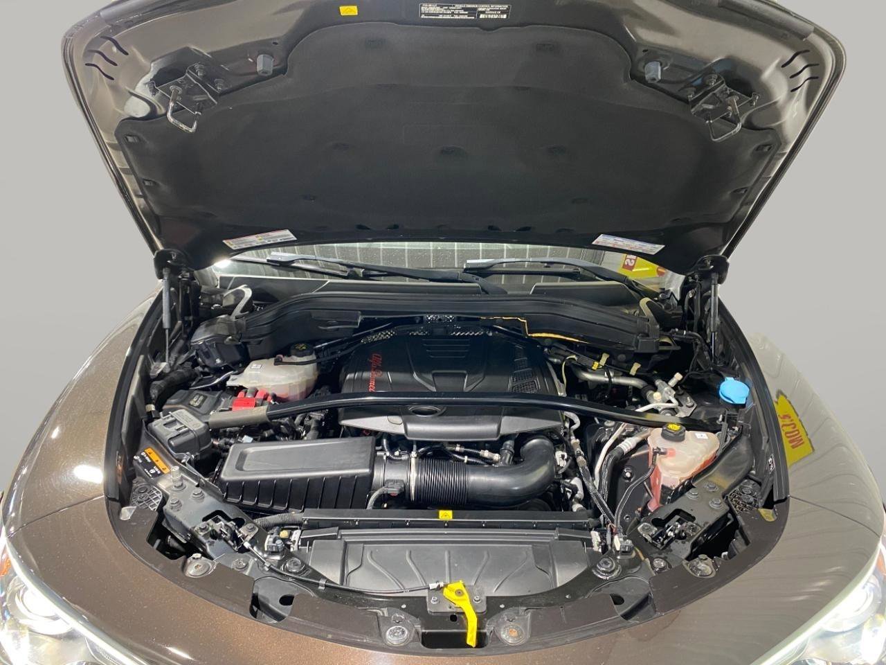 Used 2018 Alfa Romeo Stelvio AWD image 24