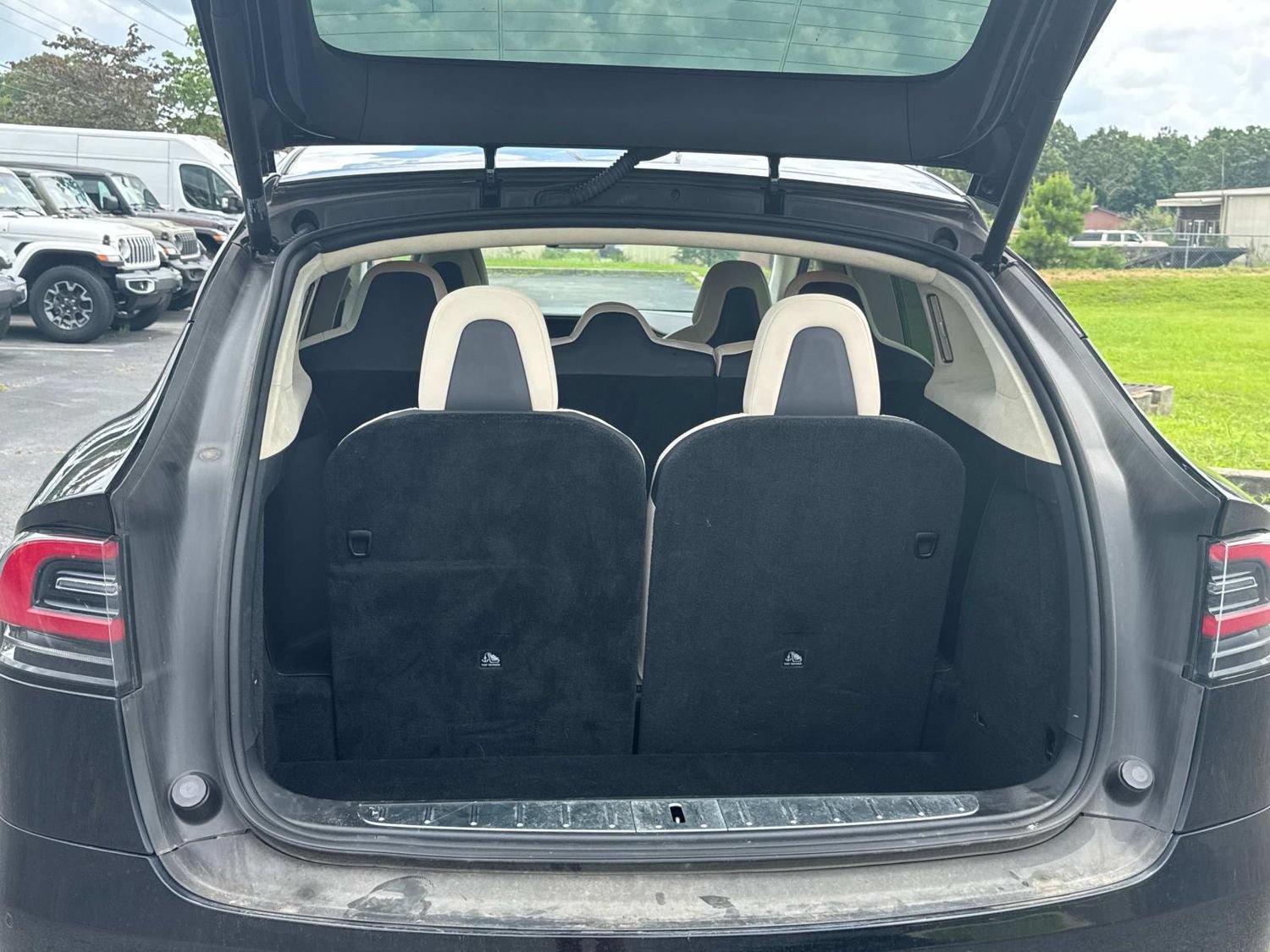 Used 2018 Tesla Model X 75D AWD/4WD image 19