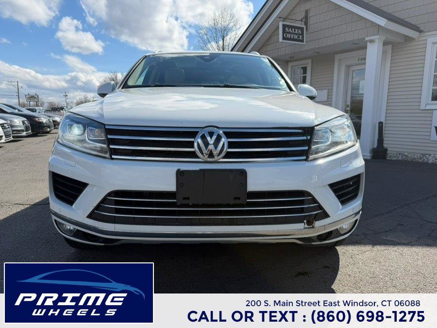 Used 2016 Volkswagen Touareg Lux AWD/4WD image 2