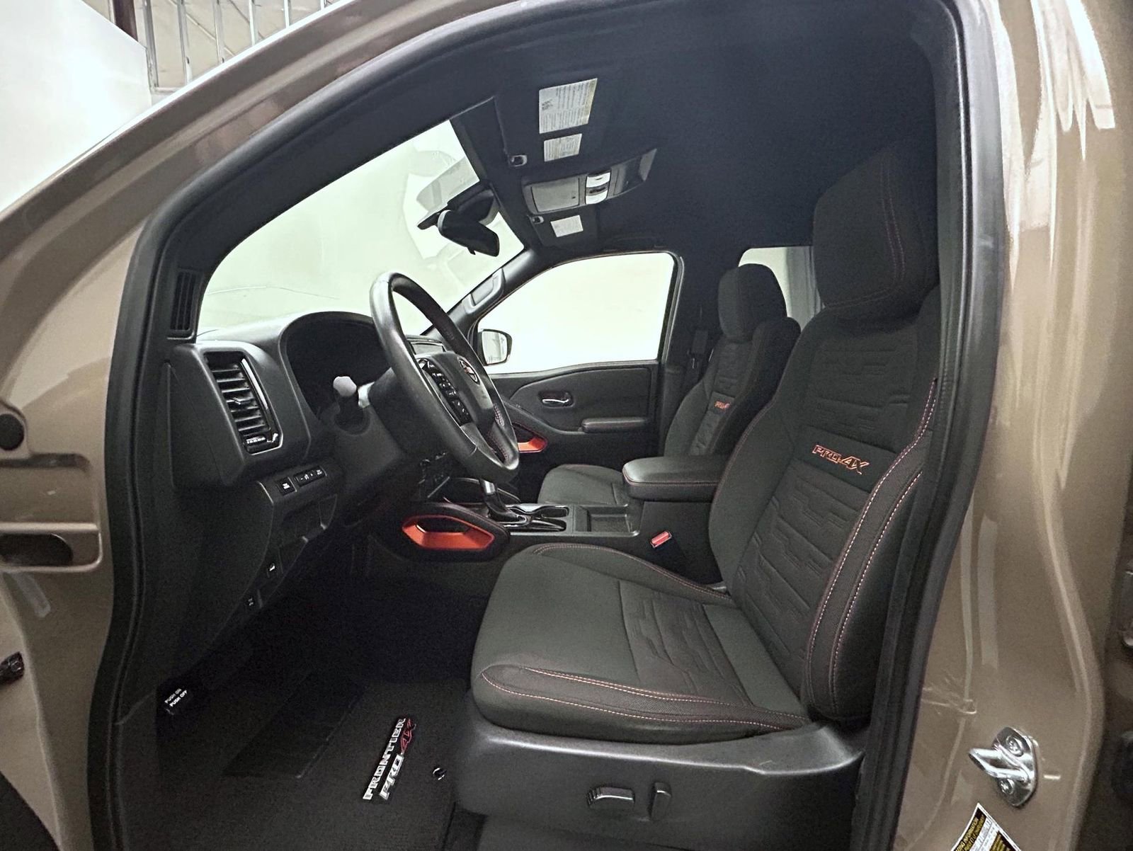 Used 2024 Nissan Frontier PRO-4X w/ Technology Package image 10