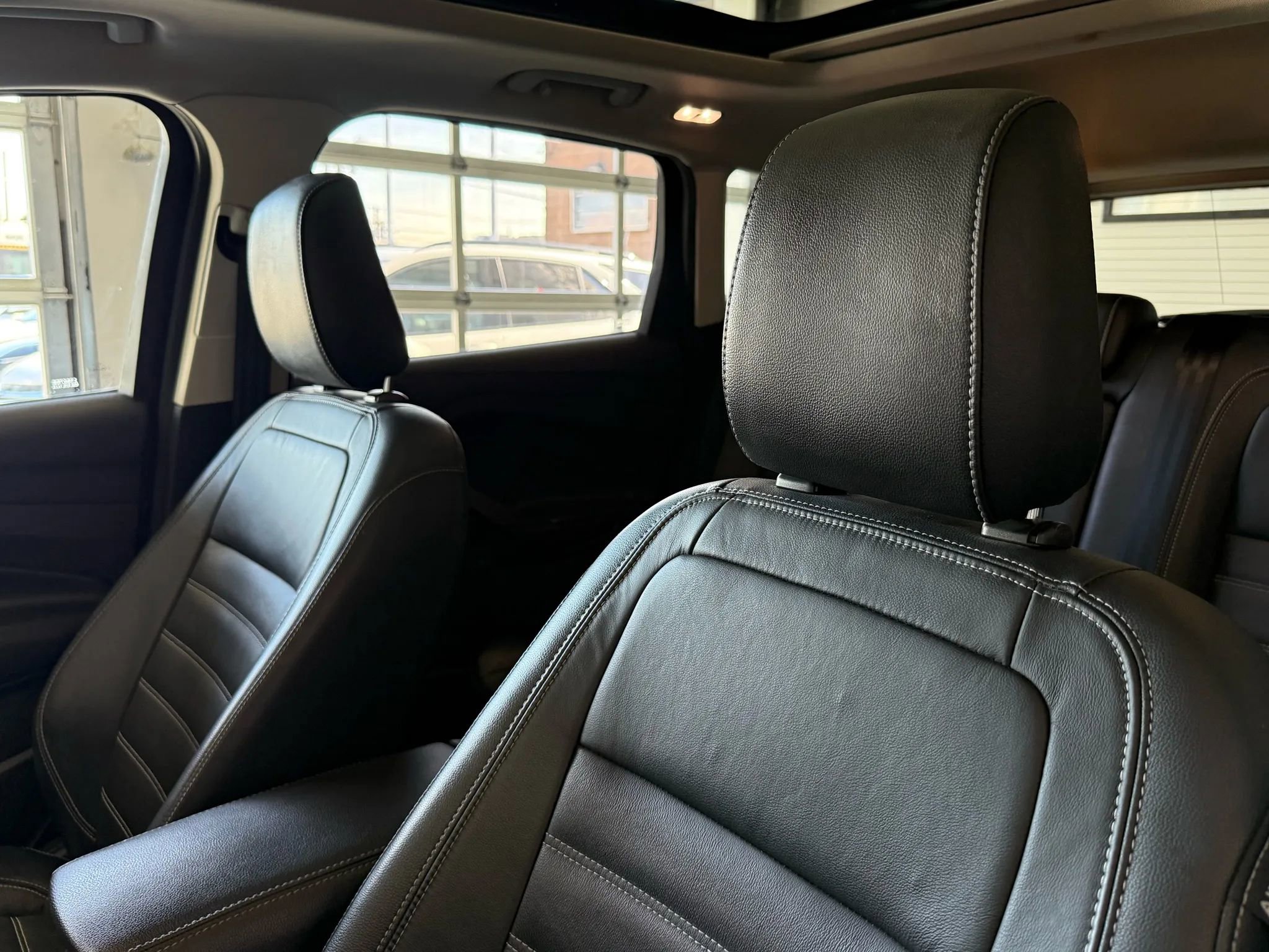 Used 2018 Ford Escape Titanium image 10