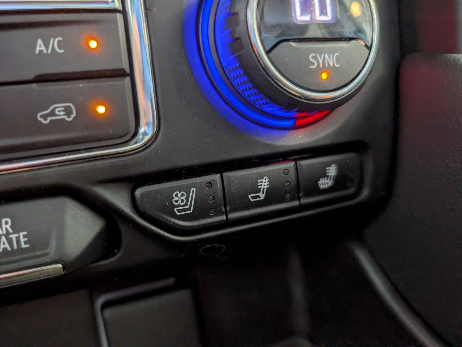 Used 2021 Chevrolet Suburban Premier AWD/4WD image 27