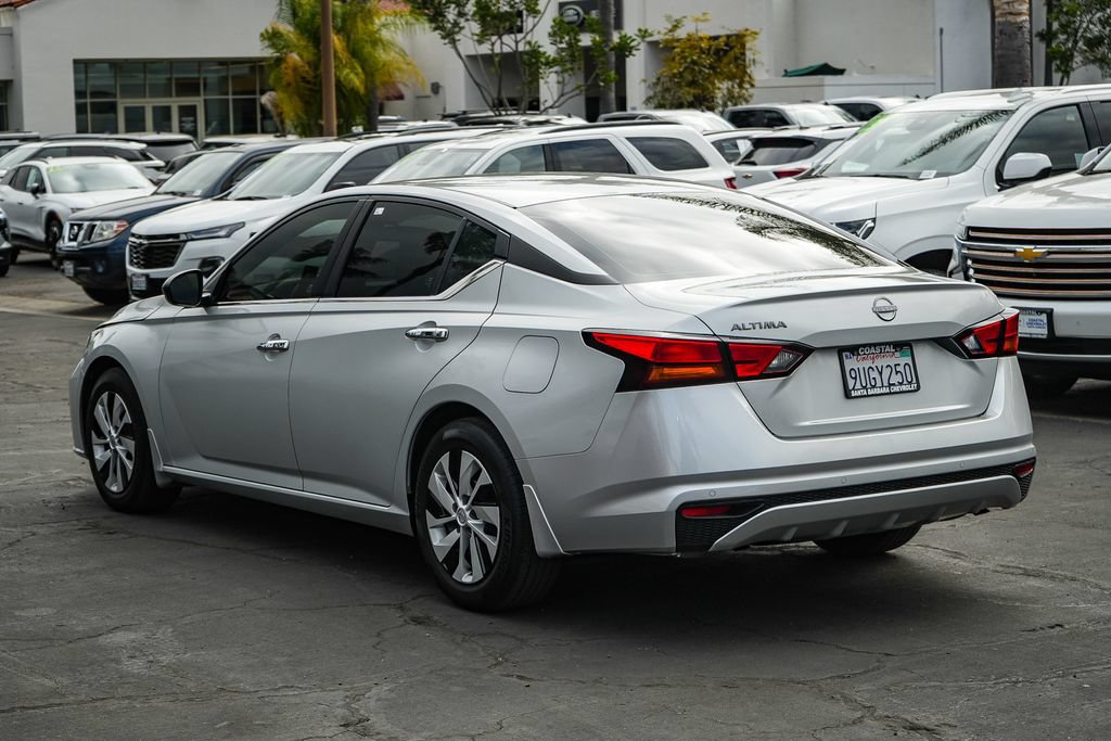 Used 2024 Nissan Altima 2.5 S FWD image 3