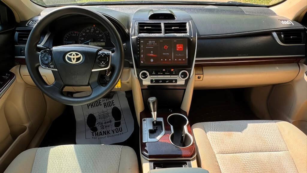 Used 2012 Toyota Camry FWD image 18