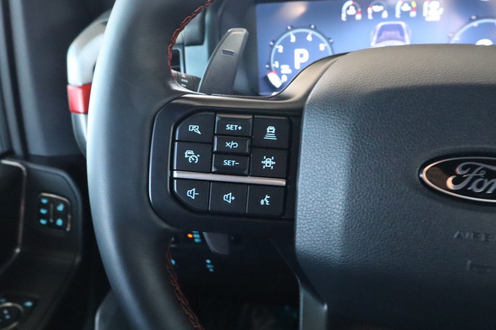Used 2025 Ford F150 Raptor AWD/4WD image 25