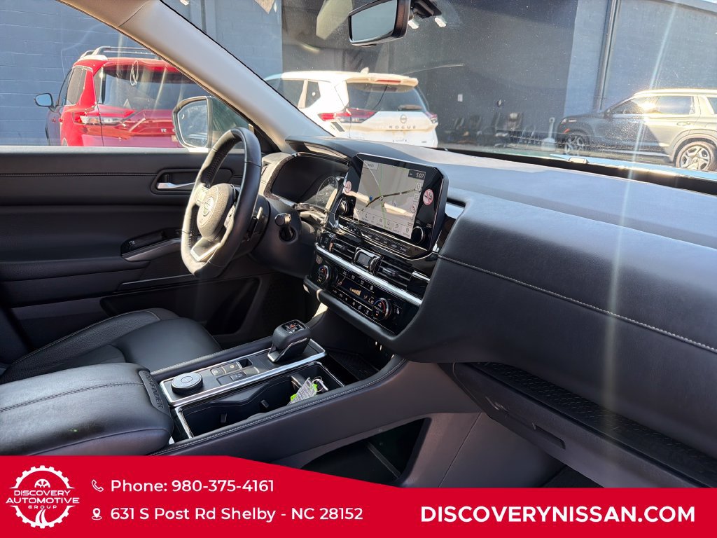 Certified 2025 Nissan Pathfinder SL AWD/4WD image 37