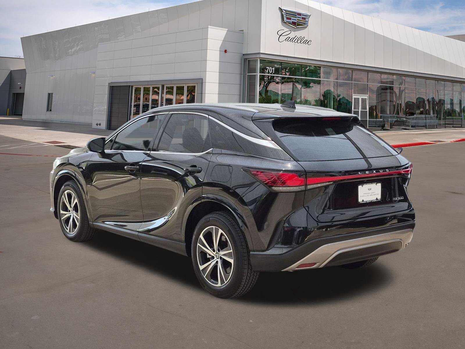 Used 2025 Lexus RX 350 Premium w/ Convenience Package FWD image 4