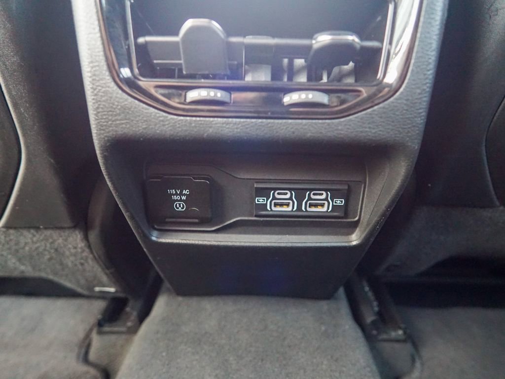 Used 2024 Jeep Grand Cherokee Altitude AWD/4WD image 16