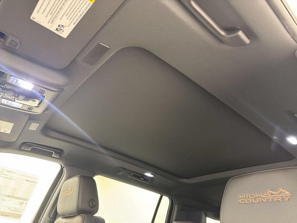 New 2026 Chevrolet Suburban High Country AWD/4WD image 19