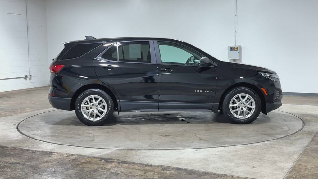 Used 2022 Chevrolet Equinox LS FWD image 9
