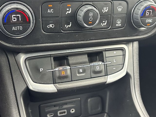 Certified 2023 GMC Terrain SLE w/ Driver Convenience Package AWD/4WD image 15