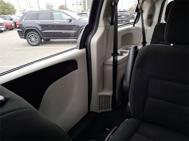 Used 2017 Dodge Grand Caravan SE w/ Power Window Group image 12