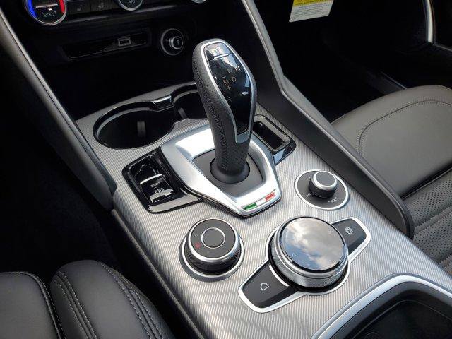 New 2023 Alfa Romeo Giulia Veloce RWD image 8