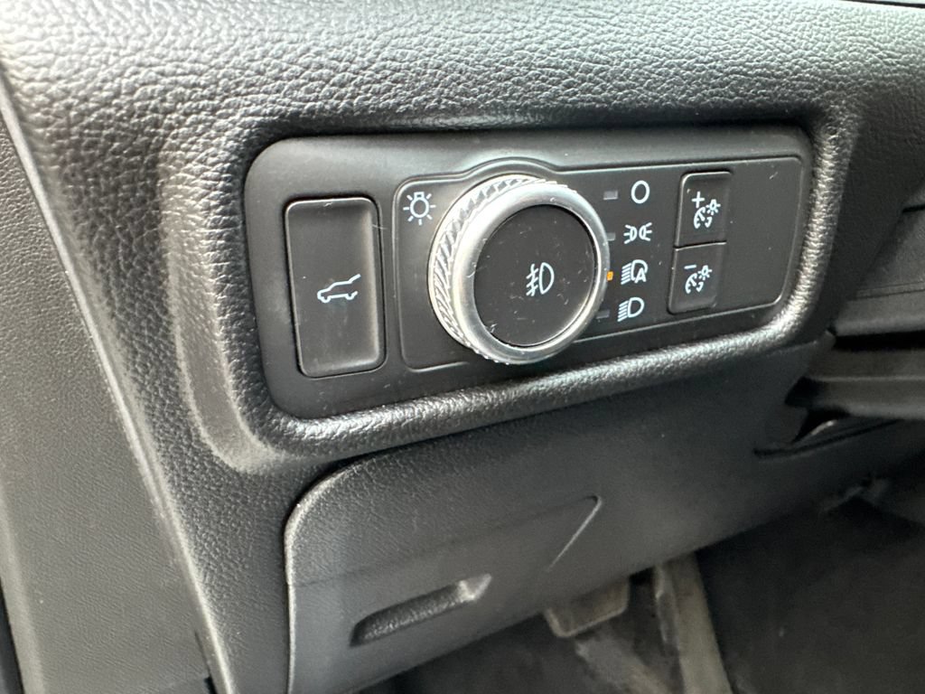 Used 2022 Ford Explorer XLT w/ Equipment Group 202A AWD/4WD image 60
