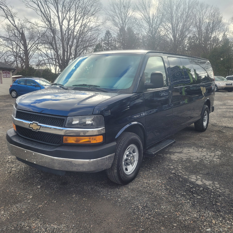 Used 2015 Chevrolet Express 3500 LT w/ LT Preferred Equipment Group image 4