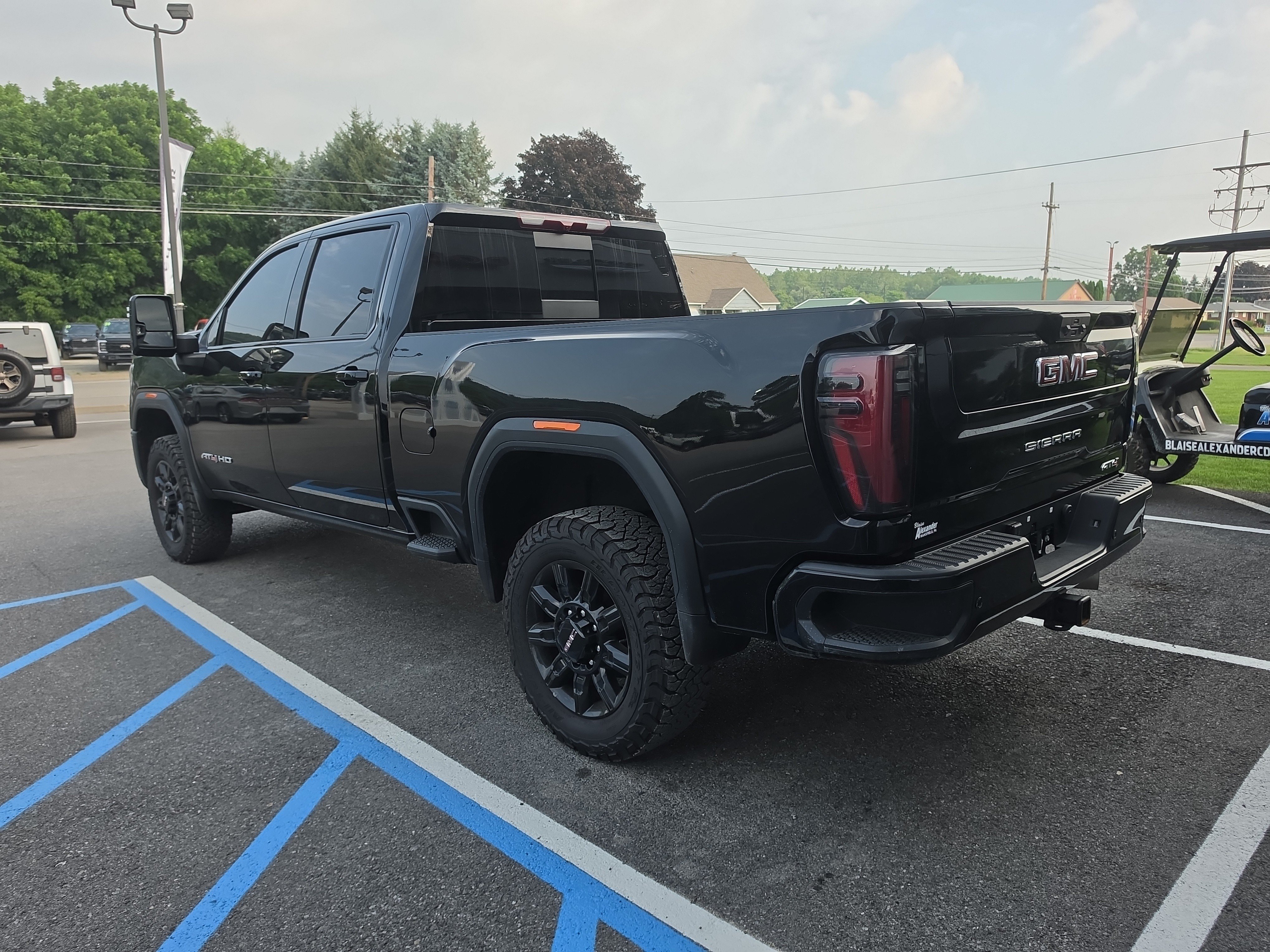 Used 2026 GMC Sierra 2500 AT4 AWD/4WD image 6