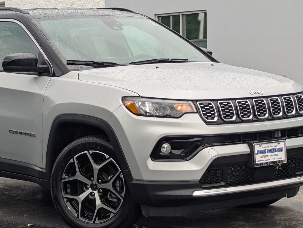 Used 2025 Jeep Compass Limited AWD/4WD image 3