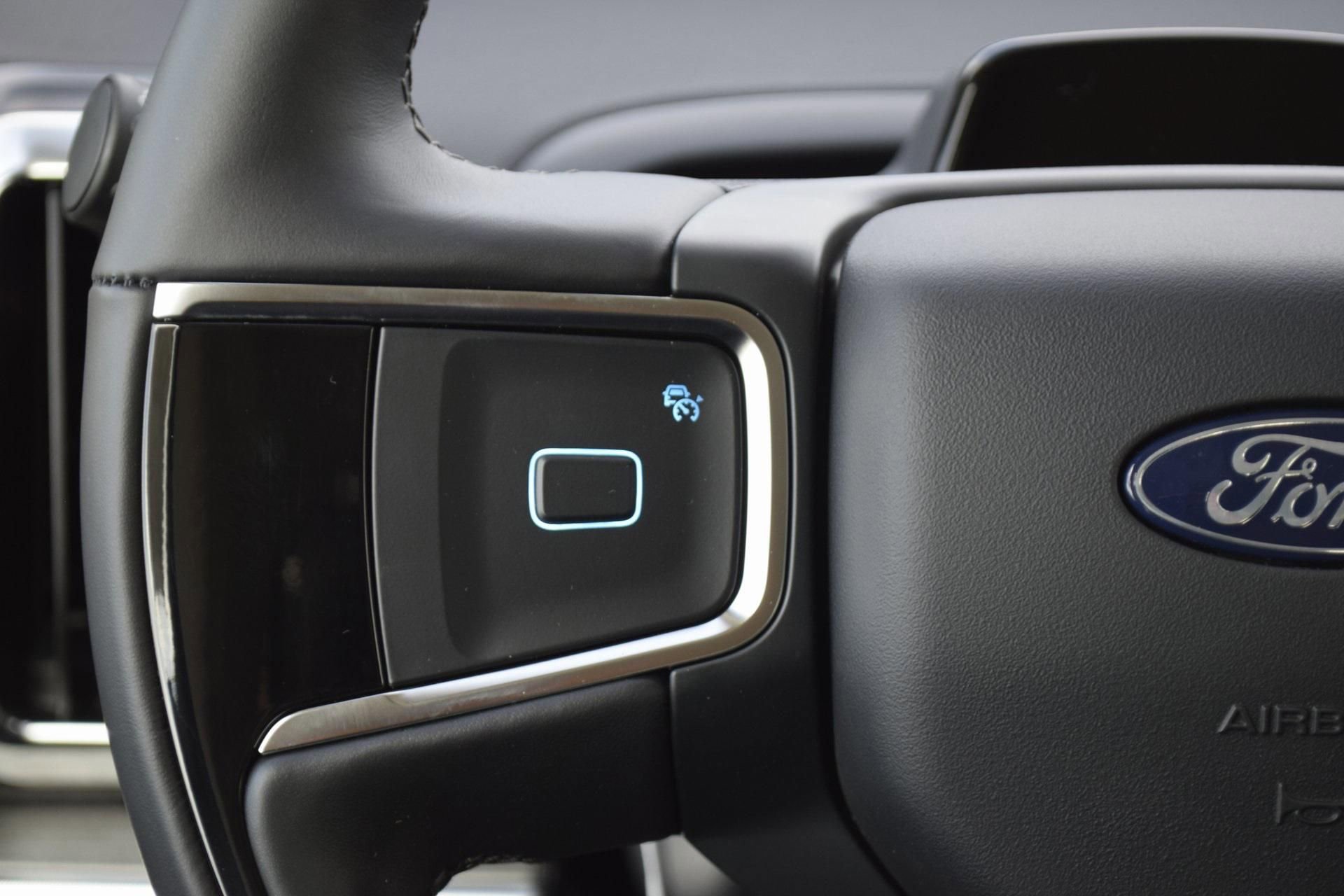 New 2025 Ford Expedition Platinum w/ Driver's Package image 9