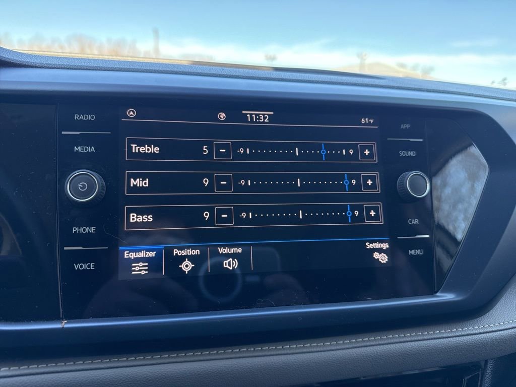 Used 2024 Volkswagen Taos SE image 29