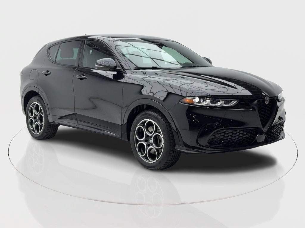 New 2025 Alfa Romeo Tonale w/ Premium Package