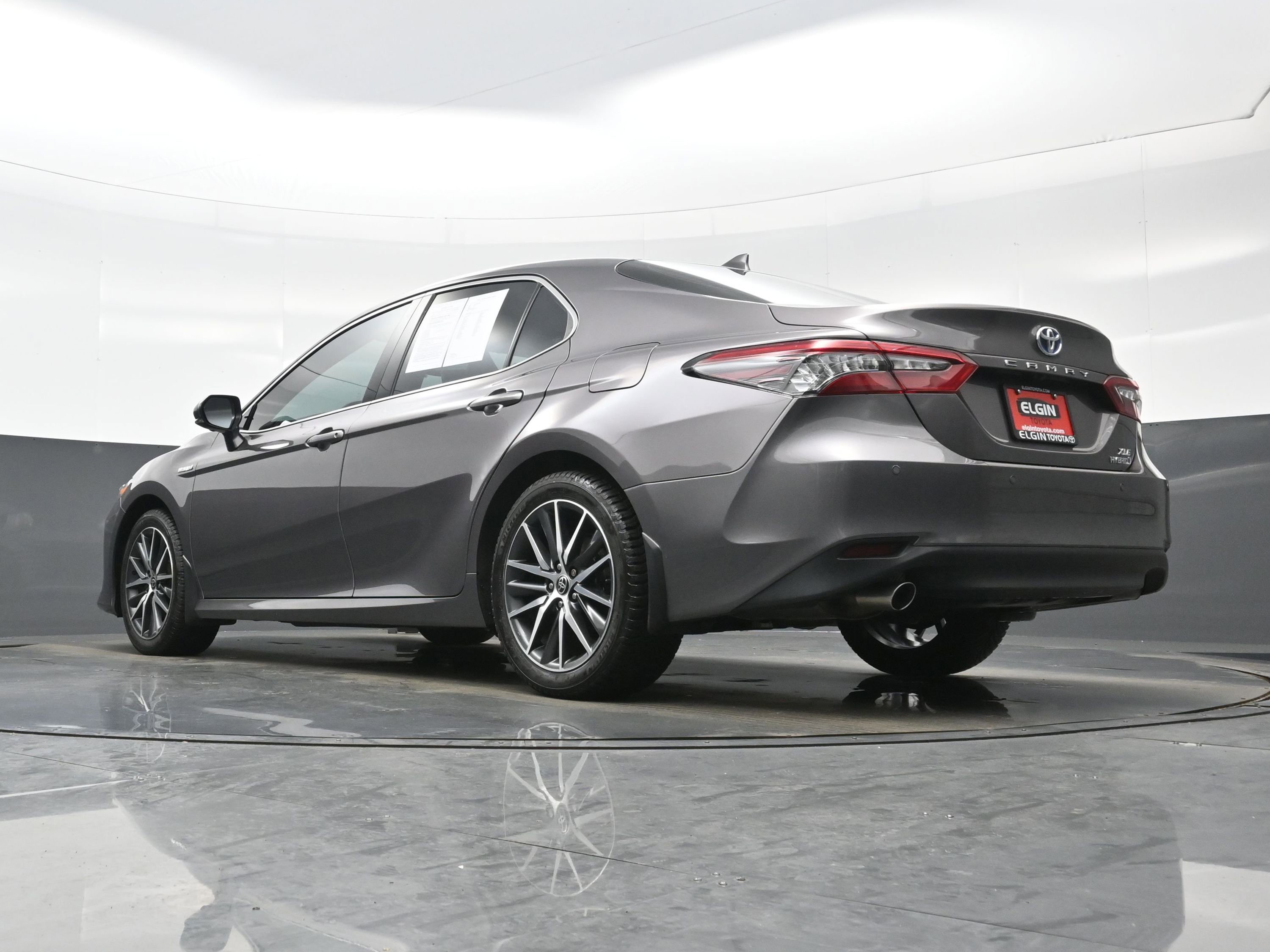 Used 2021 Toyota Camry XLE w/ Navigation Upgrade Package FWD image 32