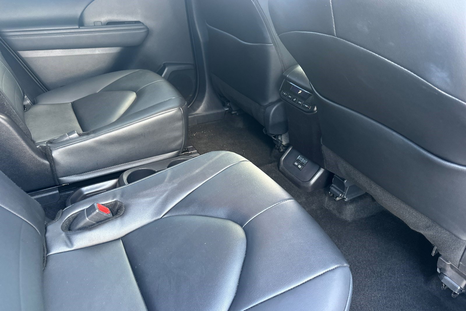 Used 2026 Toyota Highlander XLE AWD/4WD image 34