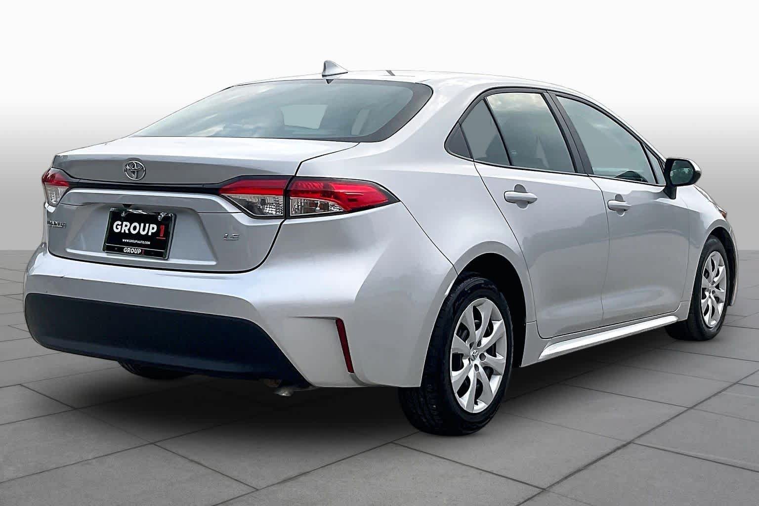 Used 2023 Toyota Corolla LE FWD image 11