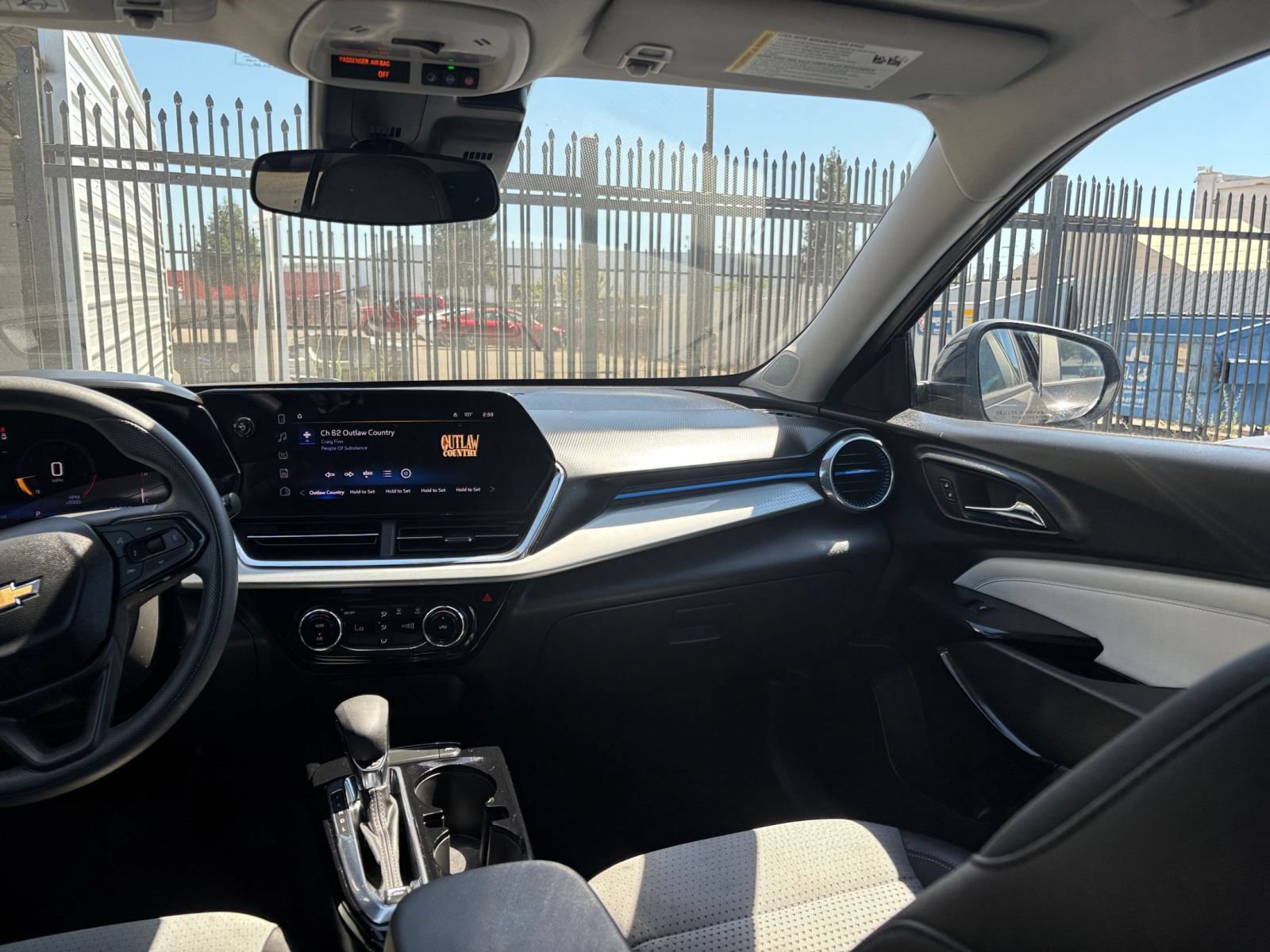 Used 2025 Chevrolet Trax LT FWD image 34