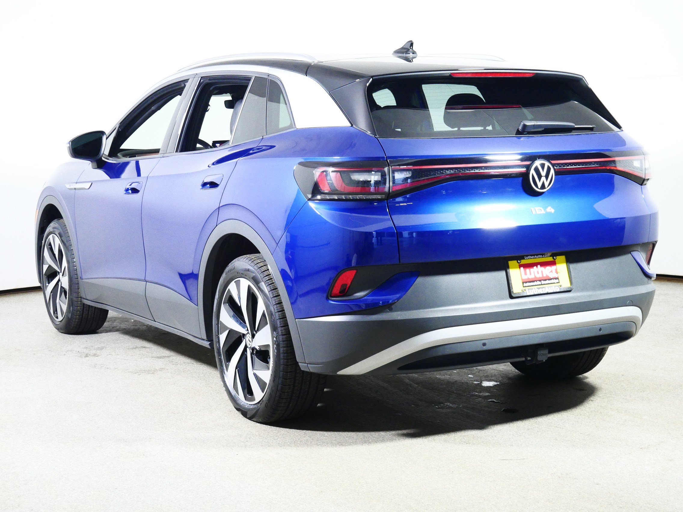 Used 2022 Volkswagen ID.4 Pro S AWD/4WD image 5