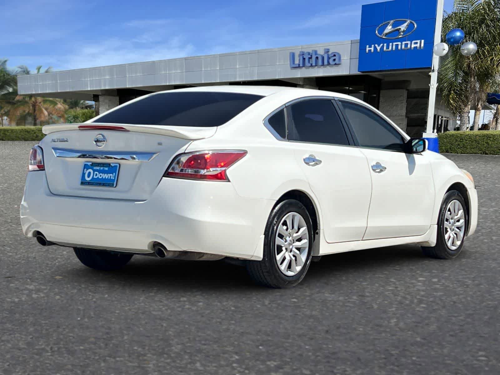 Used 2015 Nissan Altima 2.5 S w/ Power Driver Seat Package FWD image 3