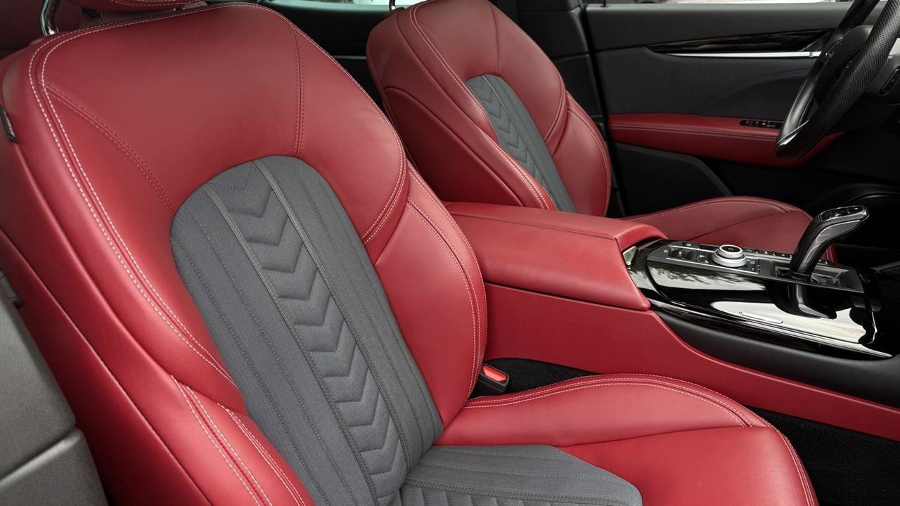 Used 2023 Maserati Levante GT AWD/4WD image 29