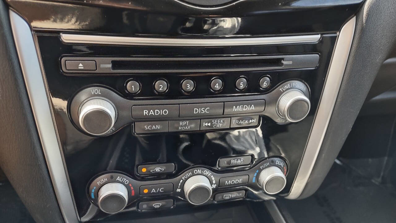 Used 2017 Nissan Pathfinder S image 23