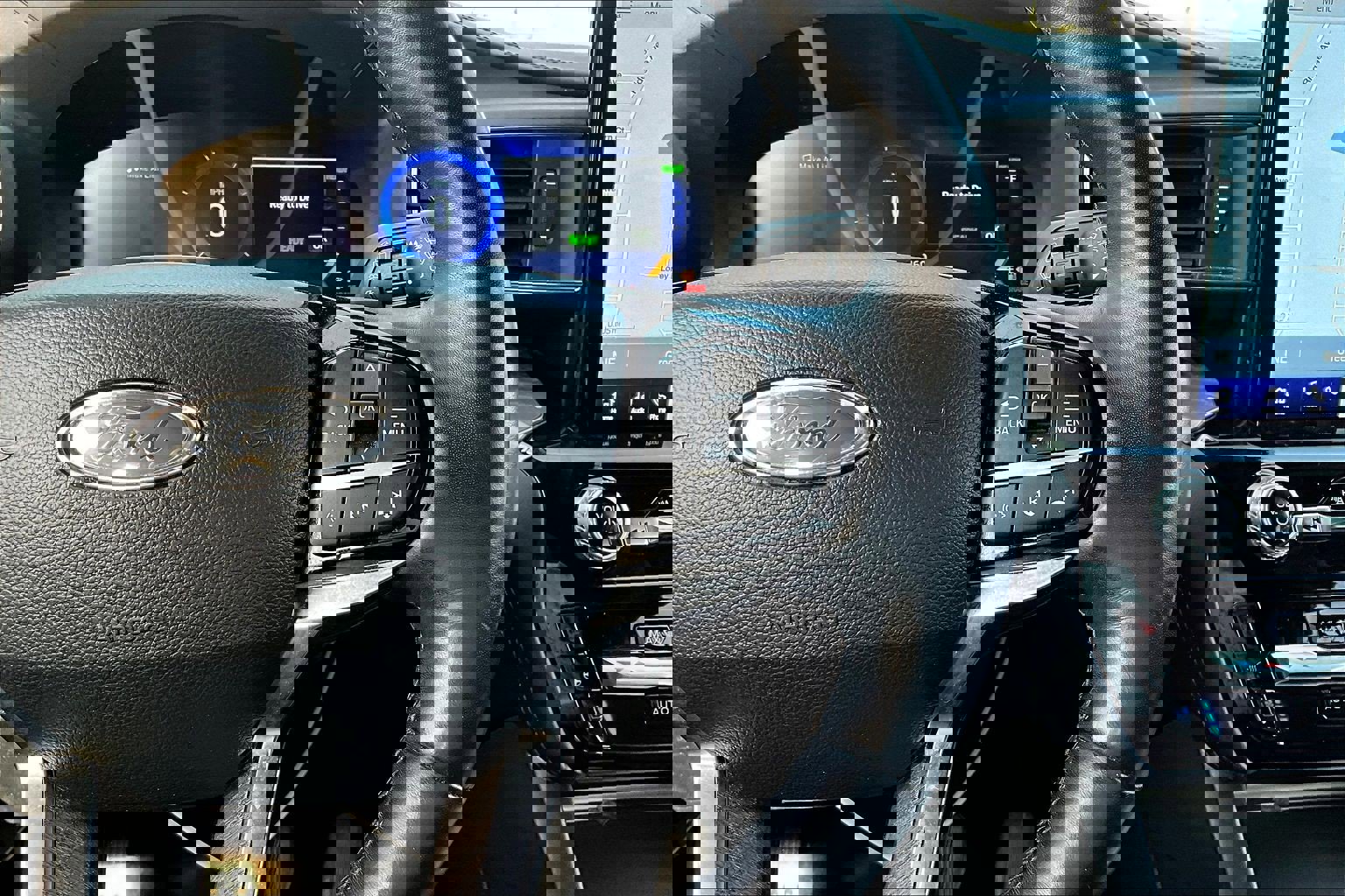 Used 2022 Ford Explorer Platinum w/ Technology Package image 12