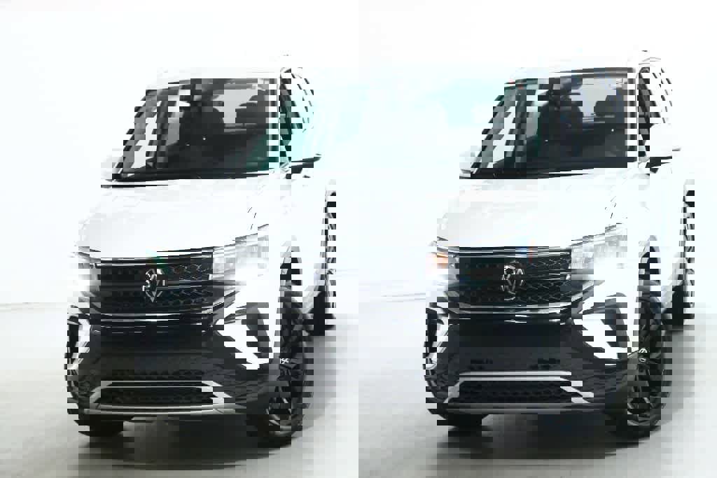 Certified 2022 Volkswagen Taos SE w/ Driver Assistance Package image 3