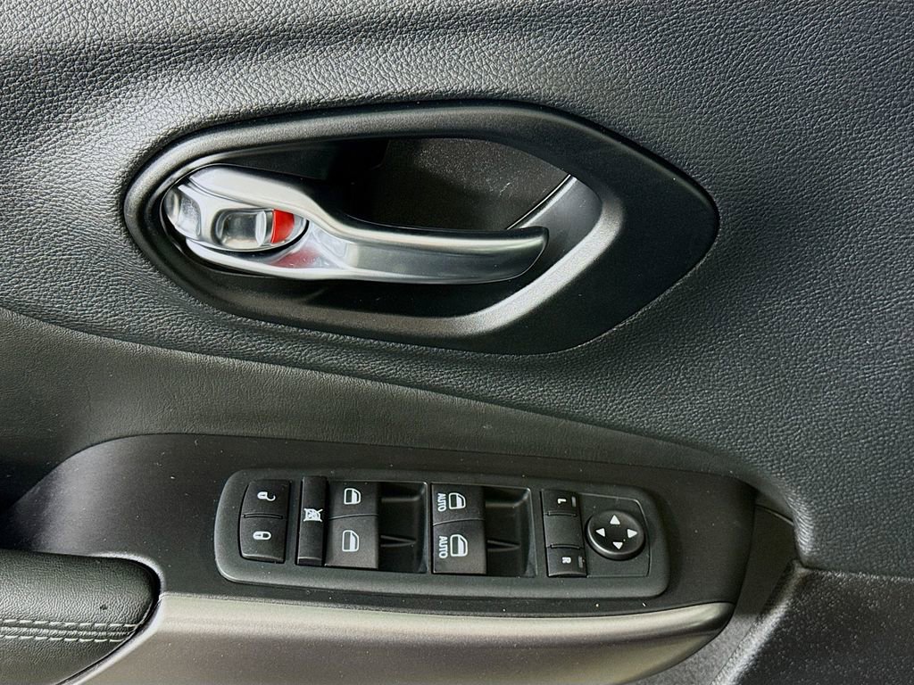 Used 2021 Jeep Cherokee Latitude Lux image 23