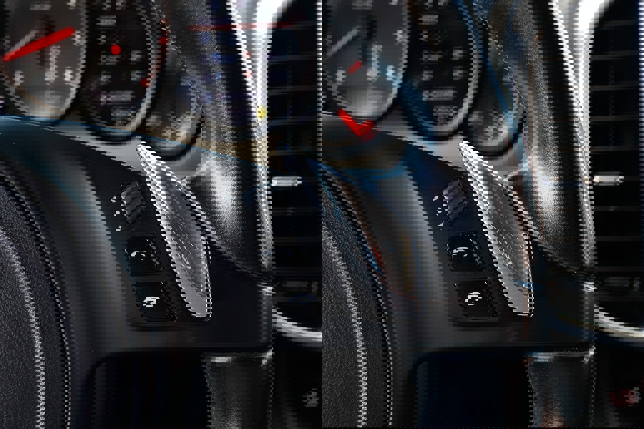 Used 2014 Porsche Cayenne Platinum Edition image 33