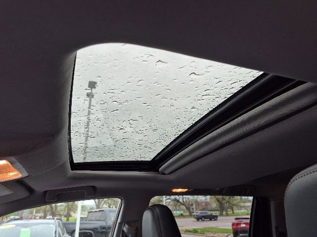 Used 2019 Toyota Highlander XLE AWD/4WD image 12