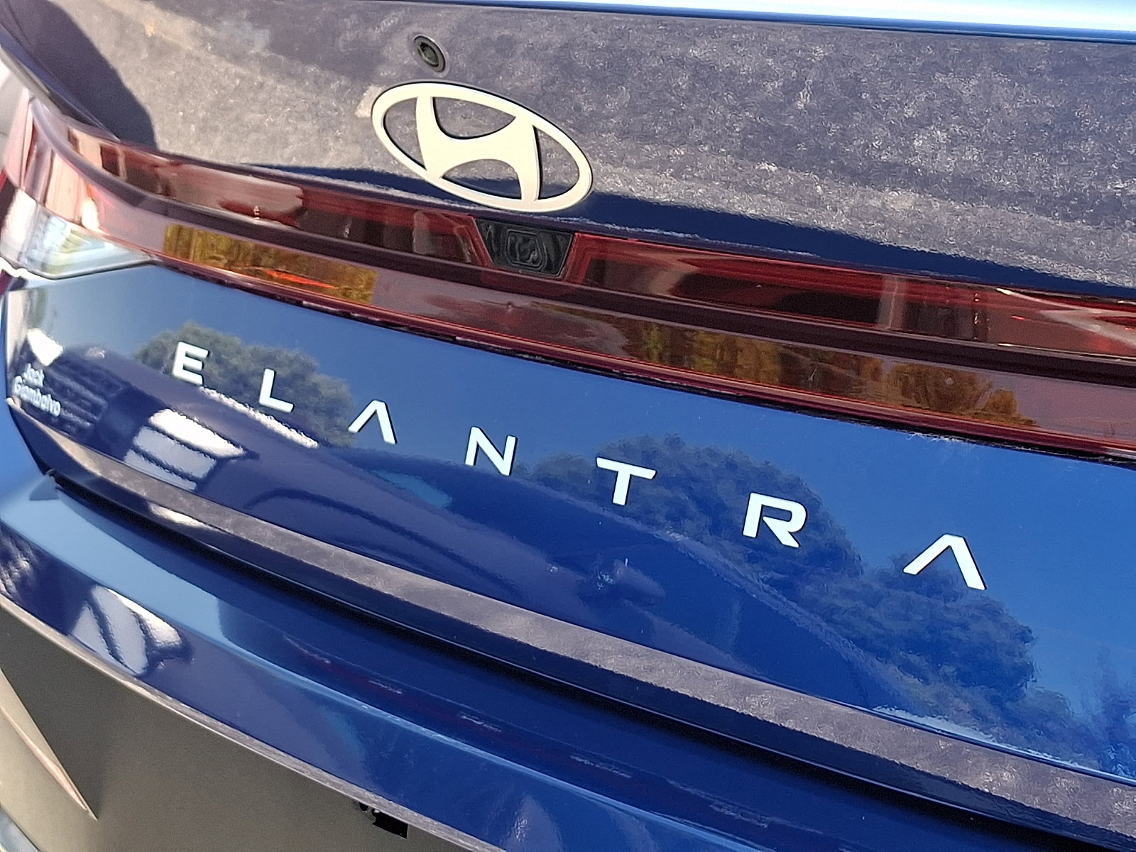 Used 2024 Hyundai Elantra SEL FWD image 13