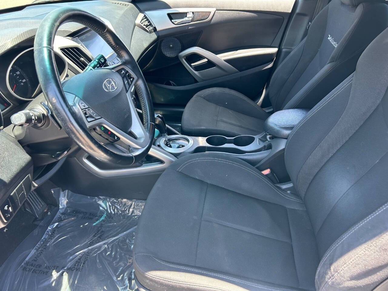 Used 2017 Hyundai Veloster FWD image 24