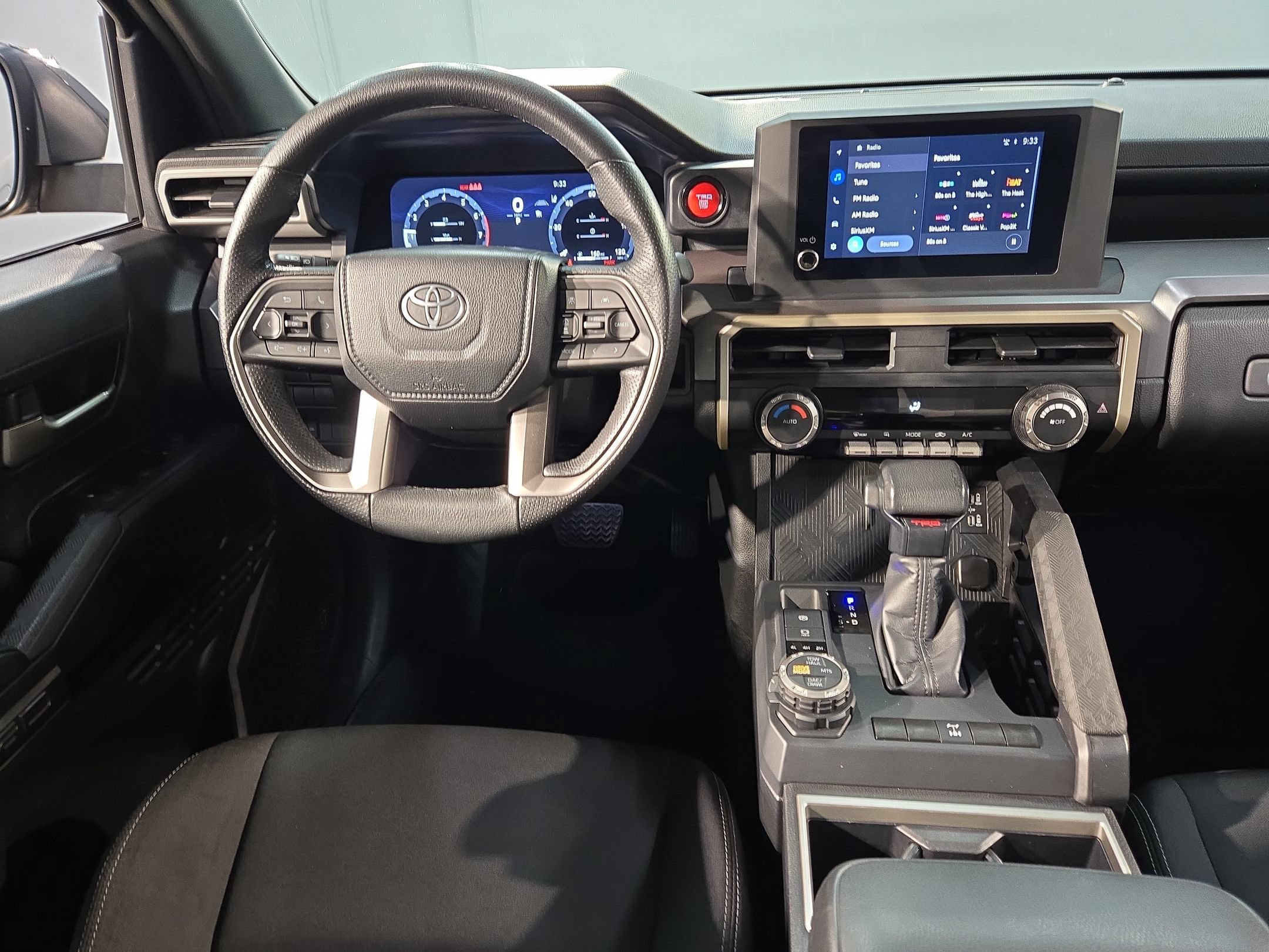 Certified 2025 Toyota Tacoma TRD Off-Road AWD/4WD image 9