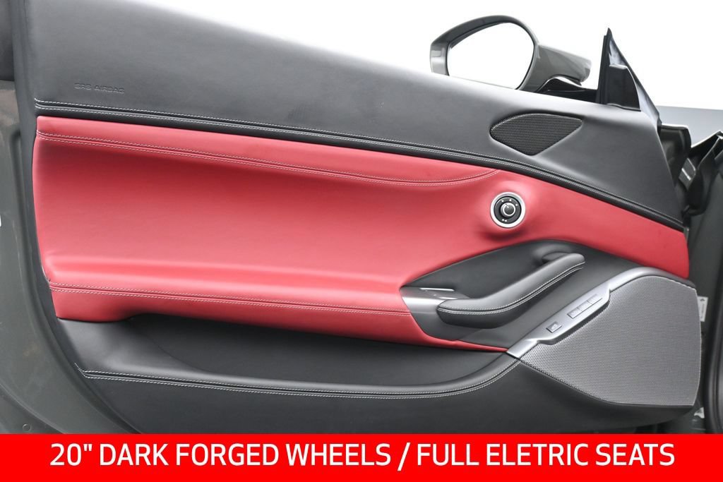 Used 2020 Ferrari Portofino RWD image 11