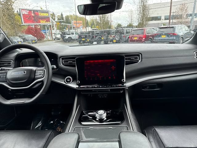 Used 2023 Jeep Wagoneer 4WD image 11